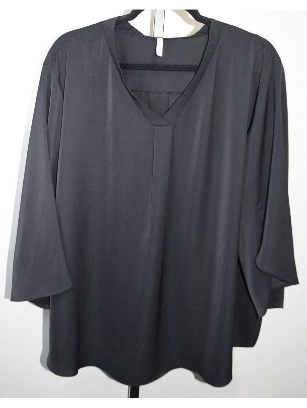 Aodemo Women's Black V-Neck Loose Fit 3/4 Sleeve Blouse, Size 3XL Corporate Goth